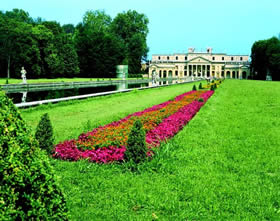 Veneto, Bagnolo - Villa Pisani-Ferri, Venetian aristocrats and lovers of luxury even on the mainland - Credit - De Agostini Picture Library